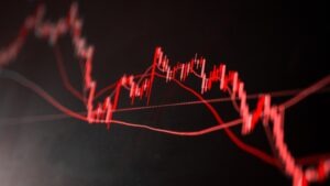 A red graph pointing down, with someone nearby wondering if they can recover the losses they suffered from autocallable notes